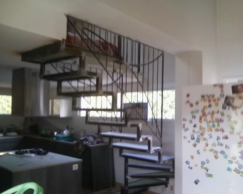 Escalier en fer, Hyères, Le Fer Chez Soi