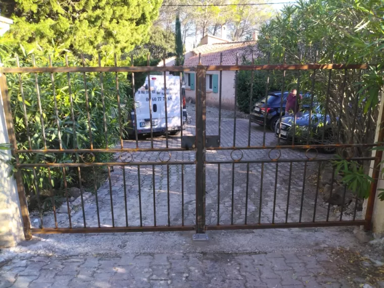 Réalisation d'un portail à deux vantaux à Hyères, Hyères, Le Fer Chez Soi