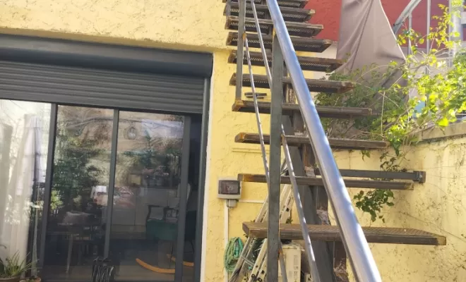 Création et installation d'un escalier extérieur en métal à Hyères, Hyères, Le Fer Chez Soi